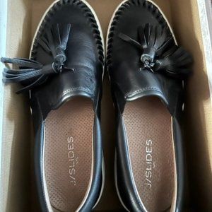 JSLIDE LOAFER SIZE 7